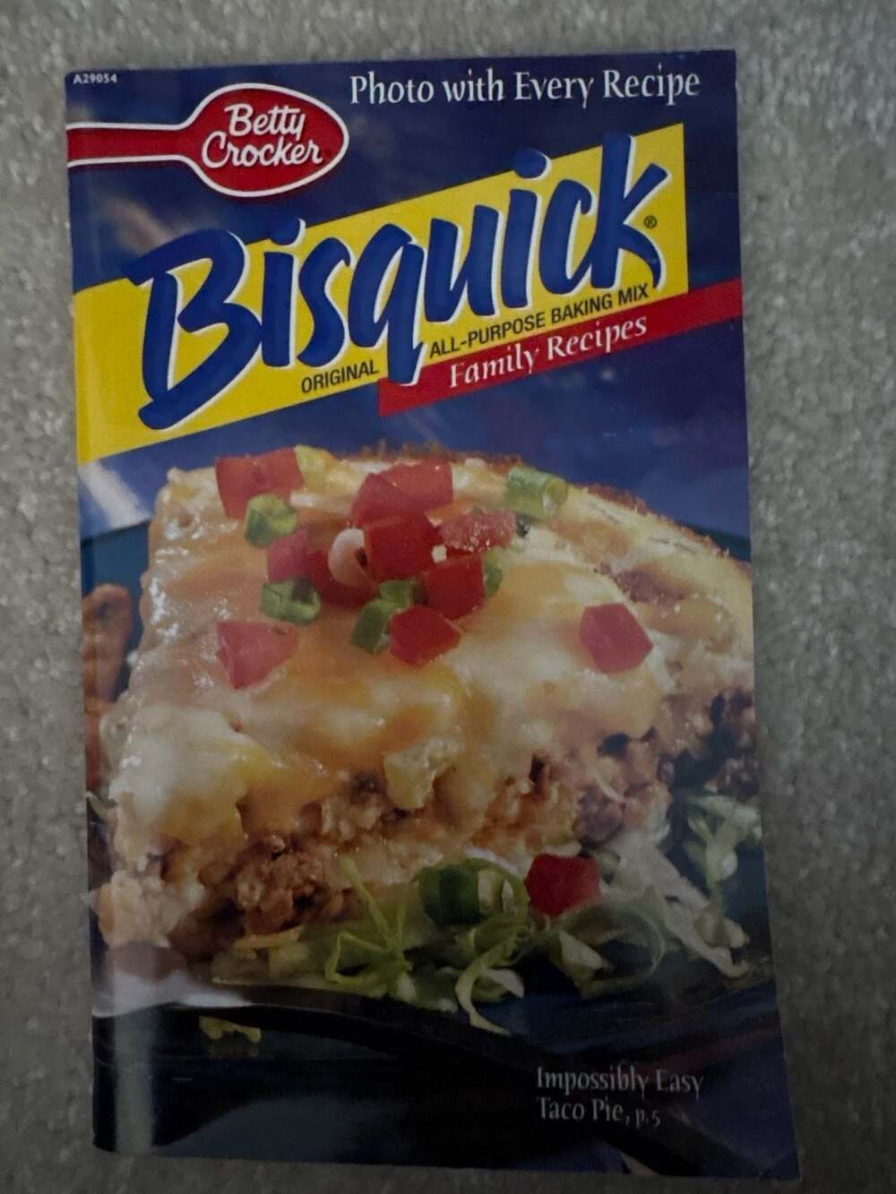 Betty Crocker Bisquick Original All-Purpose Baking Mix Family Recipes 2000 Bookl